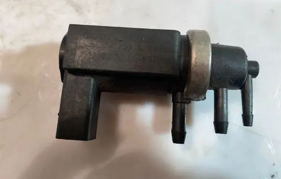 Audi A6 S6 C5 4B Turbo solenoid valve 059906627B