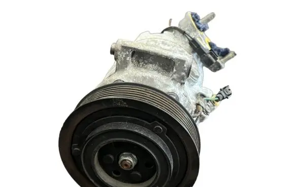 Volvo V40 Air conditioning (A/C) compressor (pump) 31348965 011332055B4