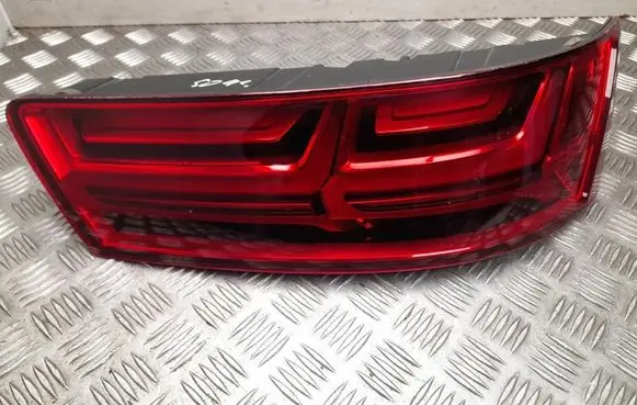 Audi Q7 4M Rear/tail lights 4M0945094M