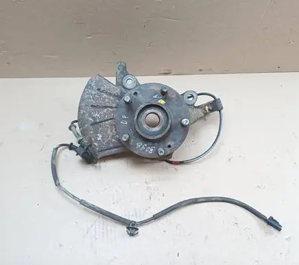 Hyundai i40 Front wheel hub 598303Z000
