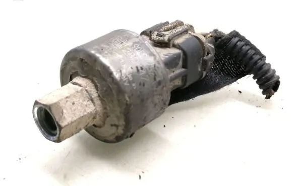 Opel Vectra B Air conditioning (A/C) pressure sensor 90506752 280447