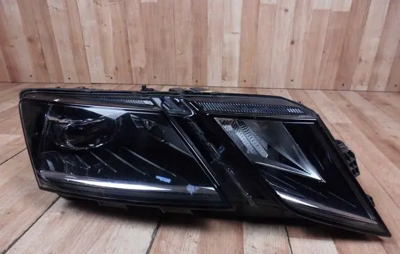 Skoda Octavia Mk3 (5E) Headlight/headlamp 5E1941016D