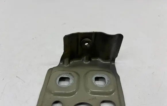 Mercedes-Benz CLA C118 X118 Fender mounting bracket A1778802200