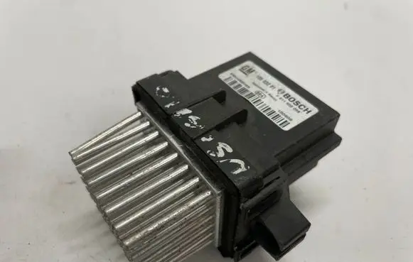 Opel Insignia A Heater blower fan relay 13503201