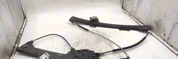 BMW 5 E60 E61 Front window lifting mechanism without motor 7075667