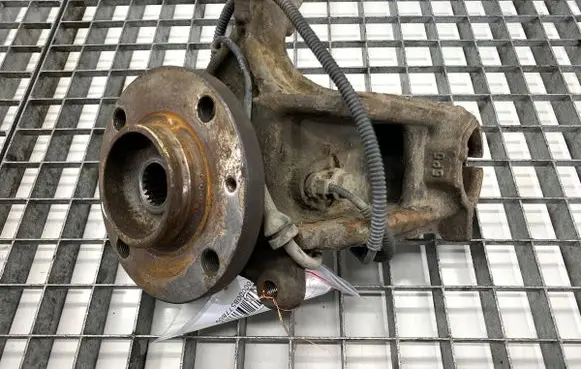 Peugeot 207 Front wheel hub spindle knuckle 