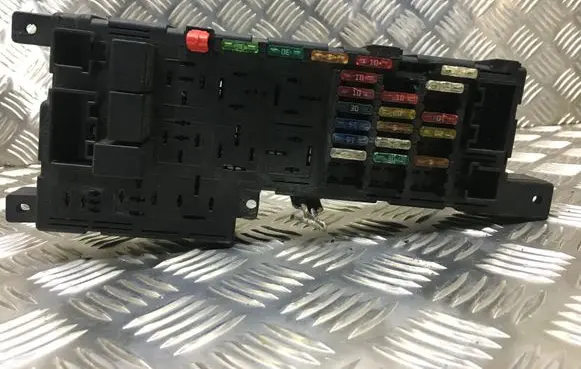 Volvo S60 Fuse module 8637841 518323324