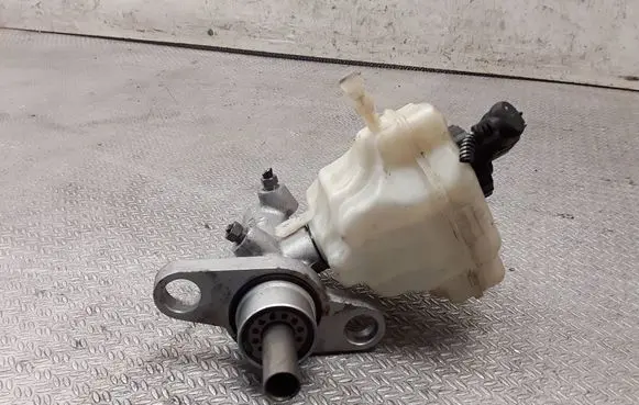 Audi Q7 4L Master brake cylinder 03350887621 03350887631