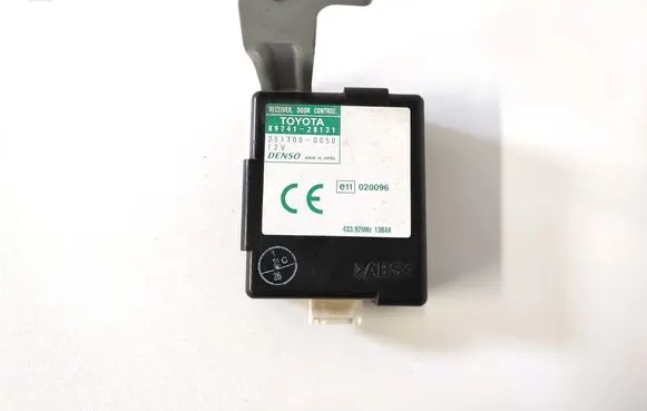 Toyota Previa (XR30, XR40) II Door central lock control unit/module 89741-28131