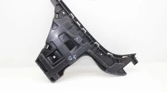 Rear bumper mounting bracket