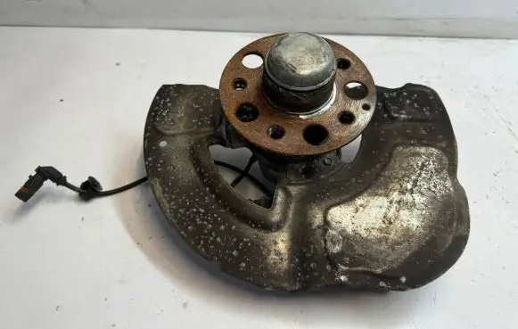 Mercedes-Benz CLS C218 X218 Front wheel hub A2124201644
