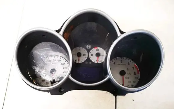 Alfa Romeo 147 Speedometer (instrument cluster) 73529097 110008953010