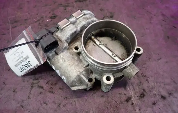 Audi A6 Allroad C5 Throttle body valve 