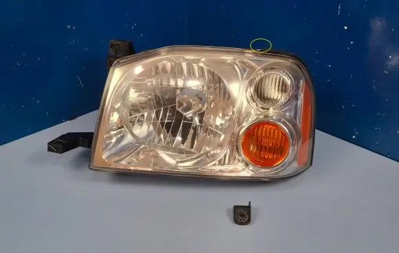 Nissan Navara D22 Headlight/headlamp 10024810 KOITO10024810