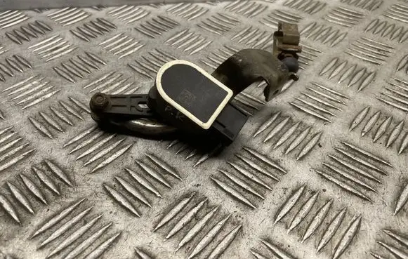 BMW 5 F10 F11 Headlight/headlamp level sensor 6860843