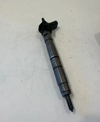 Audi A6 S6 C6 4F Fuel injector 059130277AA