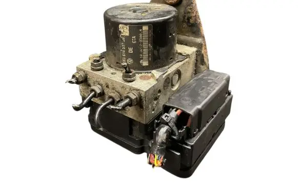 Volkswagen Golf VI ABS Pump 1K0907379AN 1K0614517BJ