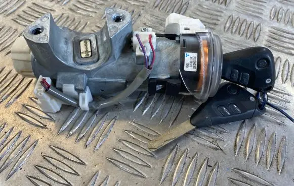 Subaru Impreza III Ignition lock 88215AG000 X1T25971