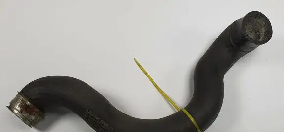 Mercedes-Benz C W204 Engine coolant pipe/hose A2045013082