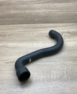 Mercedes-Benz E W210 Engine coolant pipe/hose 2105011182