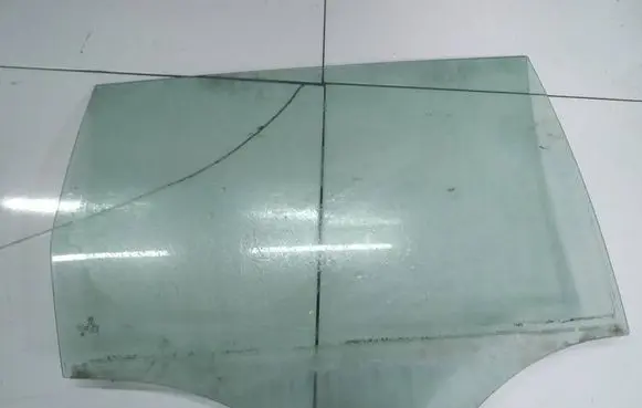 Volkswagen PASSAT B6 Rear door window glass AS2