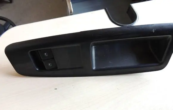 Volkswagen Polo Electric window control switch 6Q1867171E