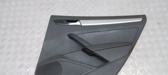 Volkswagen PASSAT B7 USA Rear door card panel trim 561867212