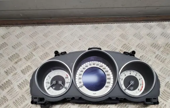 Mercedes-Benz E C207 W207 Speedometer (instrument cluster) A2129000925