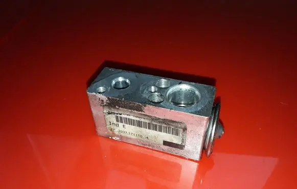 Renault Scenic III - Grand scenic III Air conditioning (A/C) expansion valve 20371711104