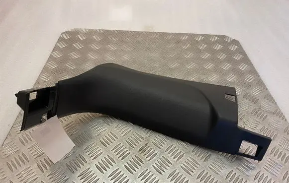 Foot area side trim