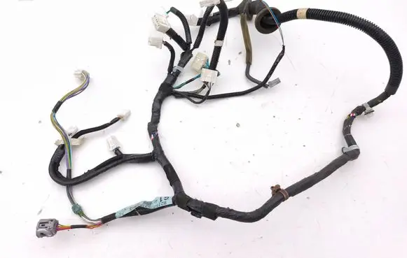 Lexus IS 220D-250-350 Front door wiring loom 8215253161B3