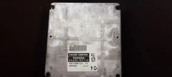 Toyota Corolla E120 E130 Engine control unit/module 8966602110