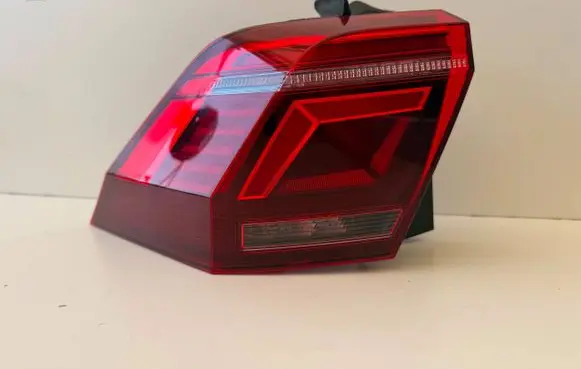 Volkswagen Tiguan Rear/tail lights 5NA945207J