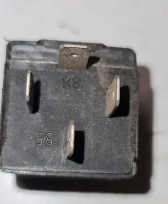 Volkswagen Golf IV Other relay 00488502 443951307B