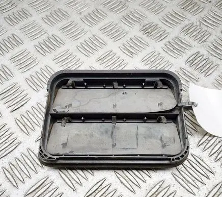 Peugeot 208 I Quarter panel pressure vent 9675506980