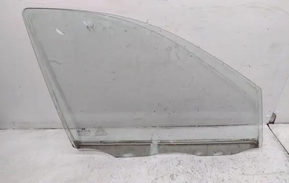 Hyundai Santa Fe Front door window glass four-door