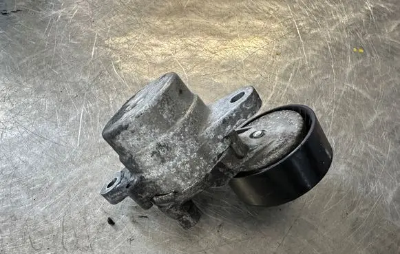 Peugeot 3008 II Generator/alternator belt tensioner 9826265880