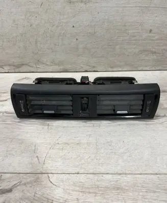 BMW 2 F22 F23 Dash center air vent grill 9207118 507892