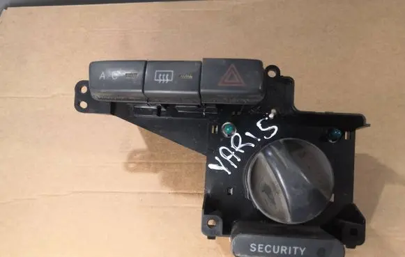 Toyota Yaris A set of switches 758294