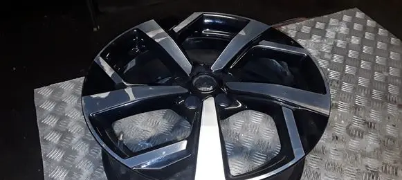 Nissan Qashqai R19 alloy rim AC4CHT6