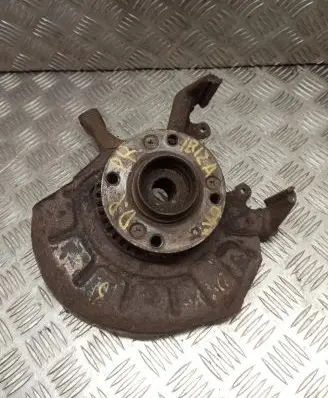 Seat Ibiza II (6k) Front wheel hub