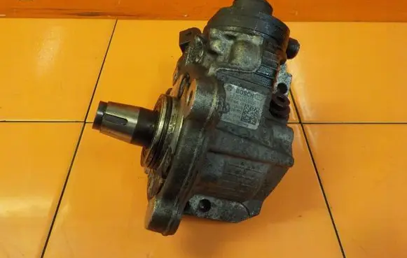 BMW 5 E60 E61 Fuel injection high pressure pump 0445010510