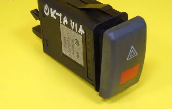 Skoda Octavia Mk1 (1U) Hazard light switch 1U0953235C