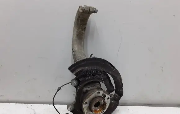 BMW X5 F15 Front wheel hub 6869870