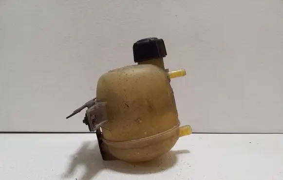 Coolant expansion tank/reservoir