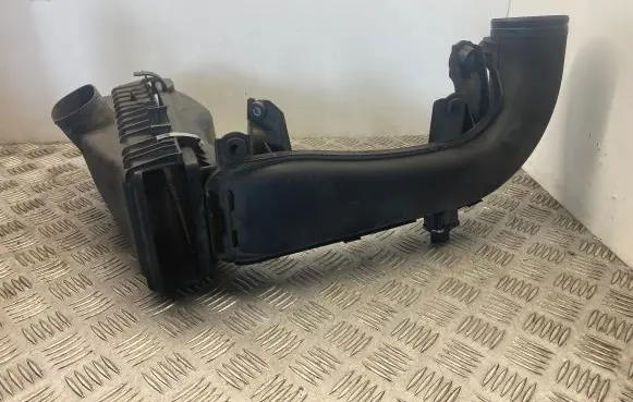 BMW 4 F36 Gran coupe Air filter box 8573761 13718573761