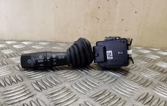 Chevrolet Captiva Indicator stalk 202005410
