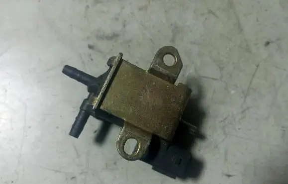 Audi A6 S6 C5 4B Turbo solenoid valve 026906283H