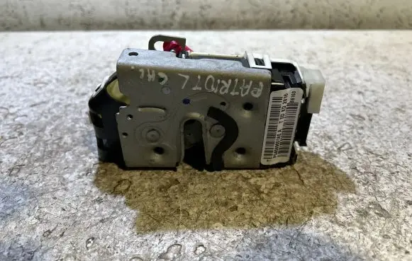Jeep Patriot Rear door lock P04589651AE E6163 TDKD2816