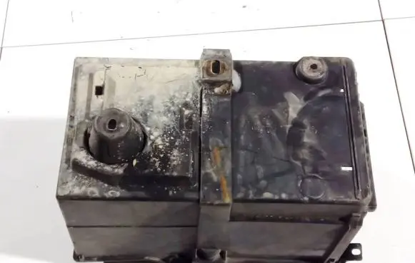 Battery box tray